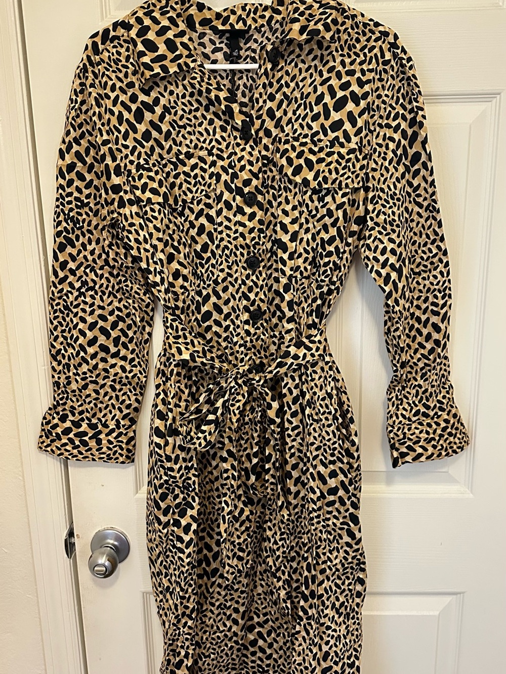 Who What Wear Black and Tan Leopard Print Long-Sleeve Shirt Dress with Tie Waist